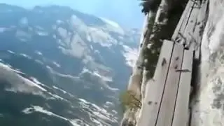 Самая опасная туристическая тропа в мире