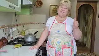 Соус с картошкой. Сосиски в тесте.