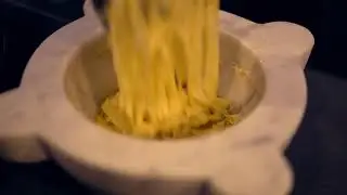 Salsa di noci al mortaio