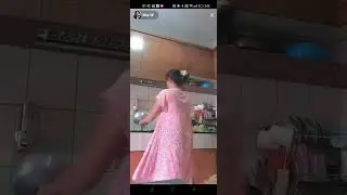 Live tiktok tante mia w blunder daster tembus pandang 