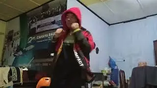 Doing the Hatsune Miku no Shoushitsu Exercise in the upcoming Fitness Boxing game.