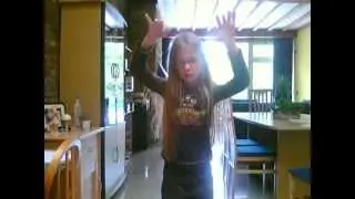 9 year old girl dancing (me) omgoosh xd