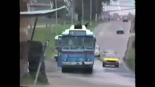 Montevideo trolebús llegando a Punta de Rieles y bajada de la gente (video retro).