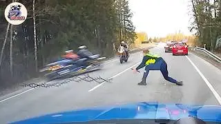 MOTORCYCLE POLICE CHASE | COPS VS BIKERS | Best Motorcycle Crashes 2024.