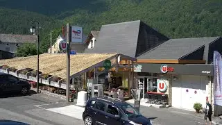 L'épicerie du Donezan à Quérigut, un lieu de rencontre et de services dans le village, au quotidien