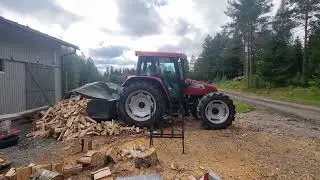 case CS86 moving firewood.