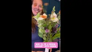 How to wrap a bridal bouquet in ribbon tutorial!  If you’re planning to DIY your wedding flowers, th