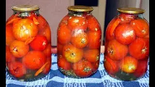 Tomatoes stuffed with garlic for the winter. Well, very tasty!