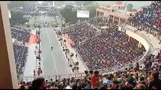 WAGAH BORDER IN AMRITSAR 🙏|| 😲 WOW 💯 JAI HIND 😯😯 वगह बॉर्डर अमृतसर #shorts