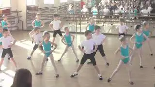 Урок ритміки.  