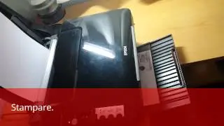 Come copiare entrambi i lati di una carta d'identità su un unico foglio