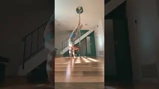 Handstand pole combo • intermediate level