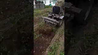 Простая картофелекопалка к минитрактору своими руками...