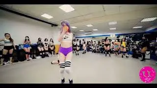 TWERK - 4 AM