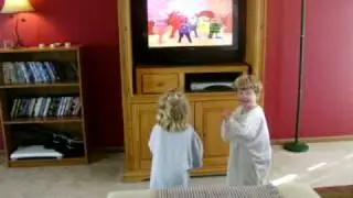Yo Gabba Gabba w/ Jack Black- The Disco Roll.... English style!