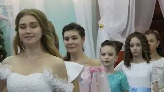 Показ платьев Флирт