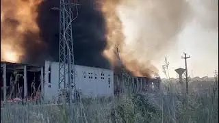 Vasto incendio in zona Bellavista a Taranto: in fiamme un deposito / video 6