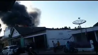 Si Jago Merah - Toko Budi Santoso Kecamatan Lenteng Kabupaten Sumenep Kebakaran