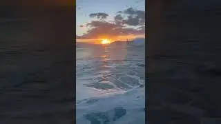 Derek Hama foiling into the sunset- a great way to finish the year.  Happy New Year everyone!