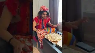 Mamie Show Commande une pizza en France