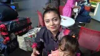 મુંબઈ એરપોર્ટ ઉપર પોચી ગ્યા ફેમીલી સાથે
