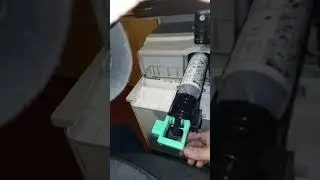 colocar toner en Ricoh 301