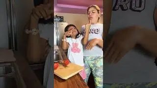 CUANDO TU HIJA TE AYUDA!!! #shorts #comedia #humor #youtubeshorts