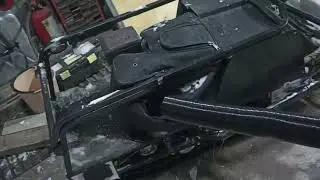 Подготовка к пуску двигателя мотособаки в сильный мороз .