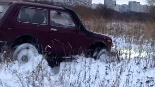 Нива в снегу 31