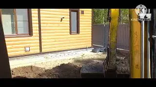 работа в паре по выращиванию земленого участка мини эксковатором + мини погрузчиком с навесным .