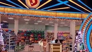 Номер "Дизель Шоу" (Родители в магазине игрушек покупают детям подарки на Новый год).