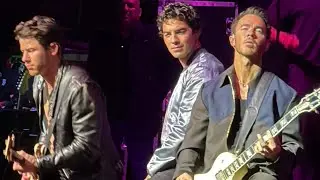 Play My Music by the Jonas Brothers at Yaamava Casino on April 30, 2026. 