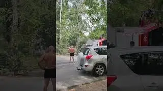 Горит машина. ул. Лебедева. Пермь.
