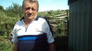 Нутрия на дереве или дерево и нутрия