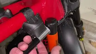 Kryptonite U-Lock mounting on Juiced HyperScrambler 2