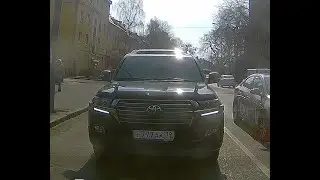 Едем на красный через Сплошную.