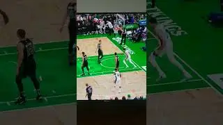 Dougie McBuckets w easy SLAM! 💪
