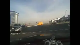 Бешеный конь нарушил ПДД и врезался в тачку