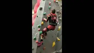 3kliksphilip Rocks up at Climbing in Skin-Tight Spandex