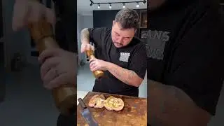 Frango recheado com queijo, tomate e espinafre