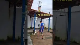 Treino de passada de ataque para vôlei de quadra com dispositivo portátil
