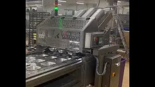 Denesting foil trays for pies