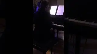 Reacción de la gente ante esta música.La música no entiende de relgión. #músicadelcultodelosgitanos
