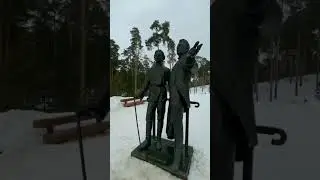 Прогулка по заснеженному парку