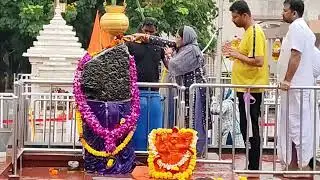 श्री शनि देव, शनि शिंगणापुर, दर्शन🙏#youtubeshorts #ytshorts #travels#Sanjumadhu,_G9