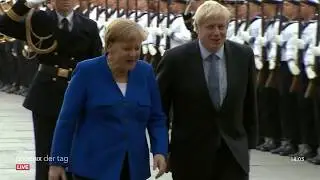 Boris Johnson mit militärischen Ehren im Kanzleramt empfangen