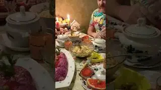 Новогодний стол. 🎄 Всех с праздником!