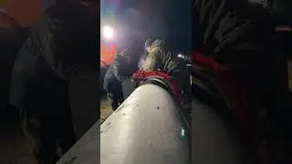 Бригады СКРЭК продолжают работы по восстановлению сбитых столбов. 