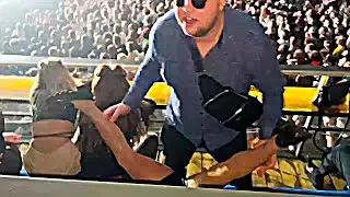 Большой болт маленькая Гайка