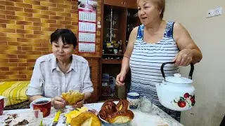 Приехали в Канев.Мама так раньше встречала